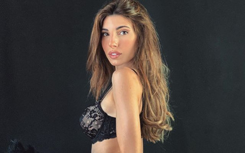 Silvia D'Avenia stupisce ancora in intimo sexy