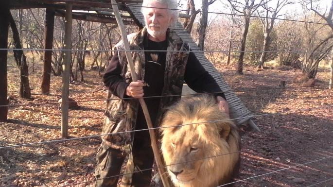 Ucciso in Sudafrica Lion Man, l'uomo che allevava i leoni