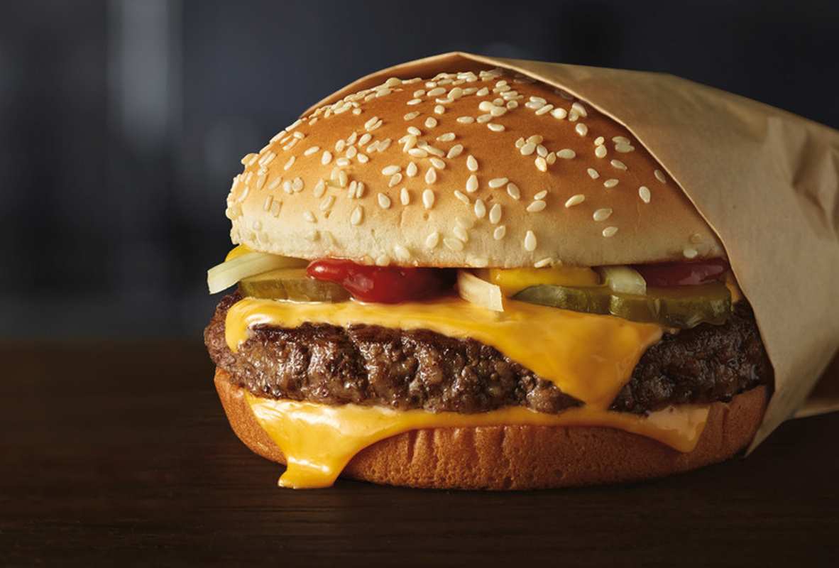 Cosa c'è dentro l'hamburger di McDonald's?