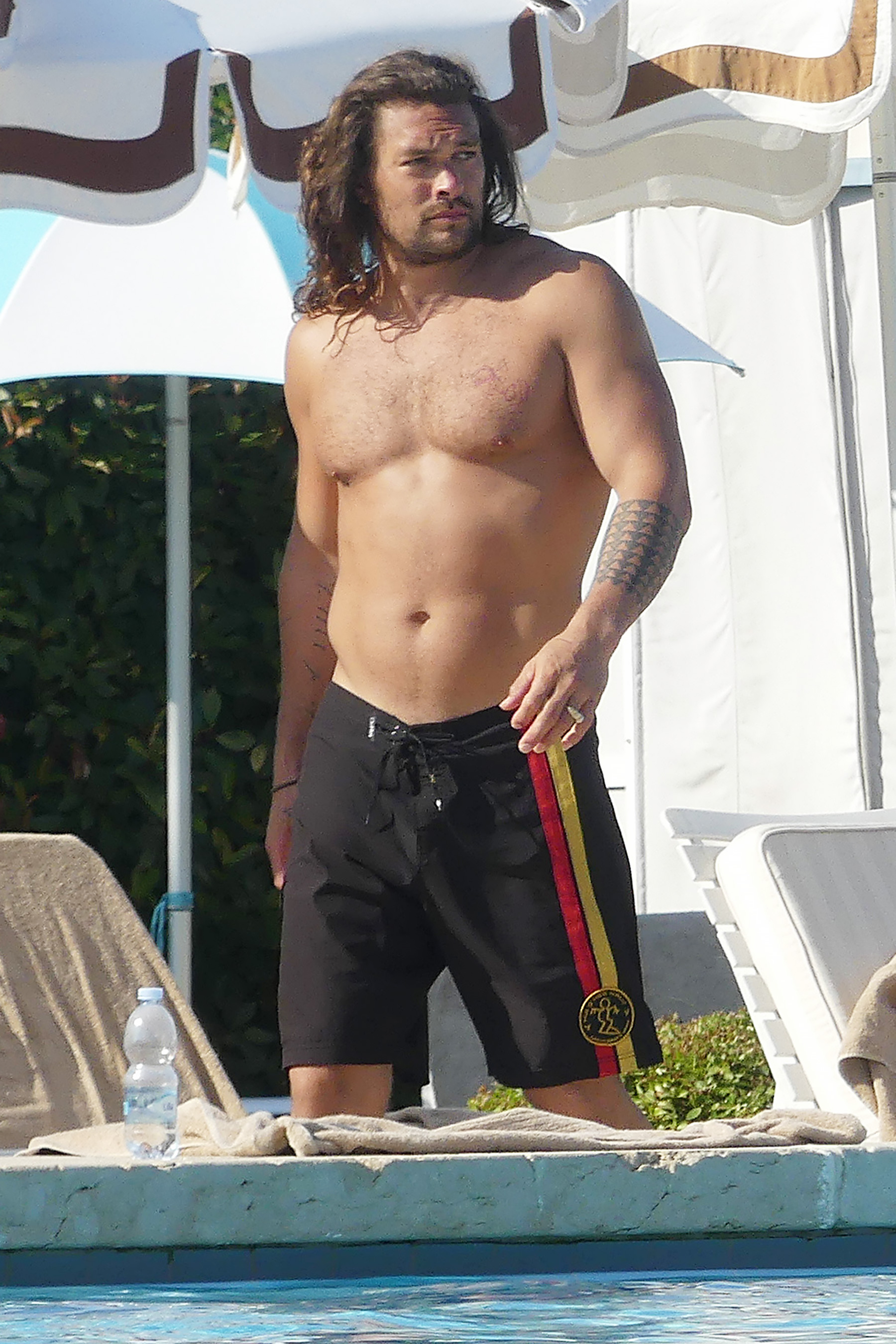 Jason Momoa apparentemente fuori forma